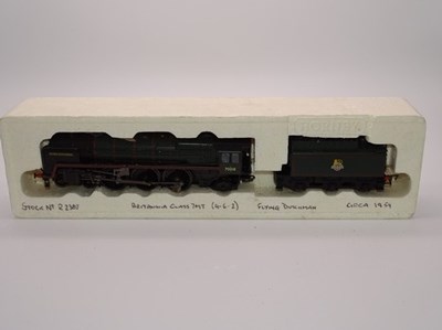 Lot 357 - OO GAUGE MODEL RAILWAYS: A HORNBY R2387...