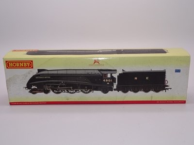 Lot 362 - OO GAUGE MODEL RAILWAYS: A HORNBY R2338 A4...