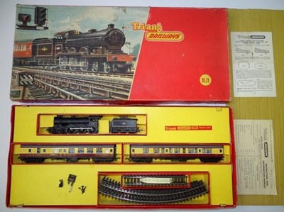 Lot 388 - OO GAUGE MODEL RAILWAYS: A TRI-ANG RAILWAYS RS....