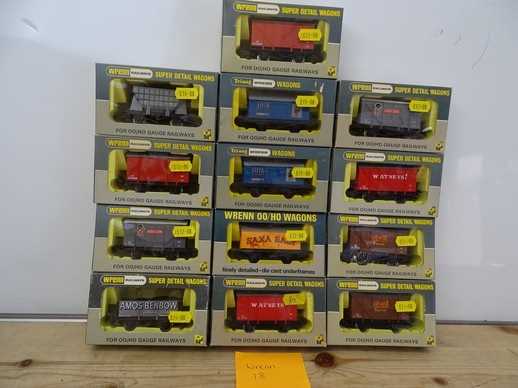 Lot 39 - OO GAUGE MODEL RAILWAYS: A group of boxed...