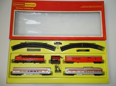 Lot 397 - OO GAUGE MODEL RAILWAYS: A HORNBY (Australia)...