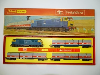 Lot 402 - OO GAUGE MODEL RAILWAYS: A TRI-ANG HORNBY R645...