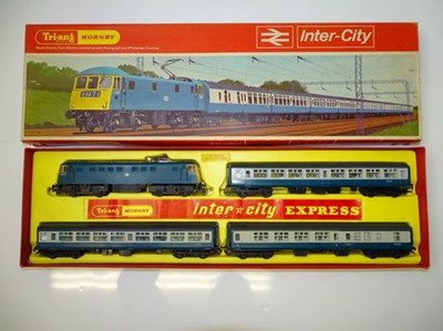 Lot 403 - OO GAUGE MODEL RAILWAYS: A TRI-ANG HORNBY R644...