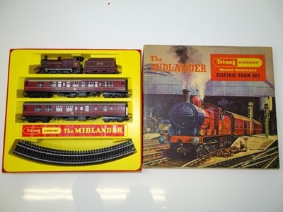 Lot 412 - OO GAUGE MODEL RAILWAYS: A TRI-ANG HORNBY RS.8...