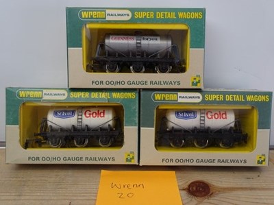 Lot 41 - OO GAUGE MODEL RAILWAYS: A group of rarer...