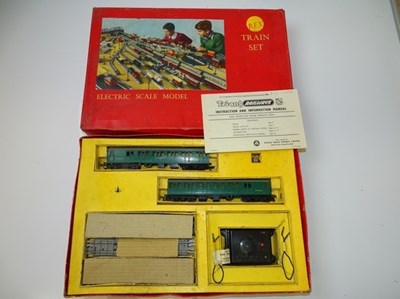 Lot 426 - OO GAUGE MODEL RAILWAYS: A TRI-ANG RAILWAYS...