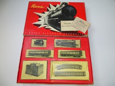 Lot 441 - OO GAUGE MODEL RAILWAYS: An early 1950s ROVEX...