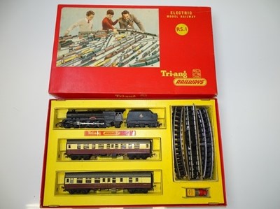 Lot 443 - OO GAUGE MODEL RAILWAYS: A TRI-ANG RAILWAYS RS....