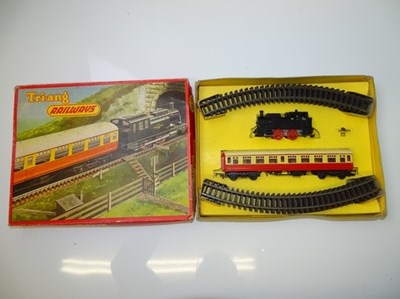 Lot 446 - OO GAUGE MODEL RAILWAYS: A TRI-ANG RAILWAYS RS....