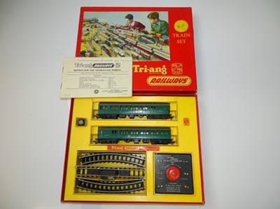 Lot 454 - OO GAUGE MODEL RAILWAYS: A TRI-ANG RAILWAYS...