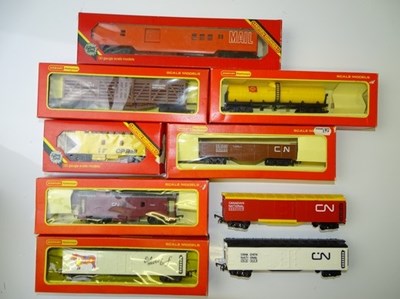 Lot 456 - OO/HO GAUGE MODEL RAILWAYS: A group of HORNBY...