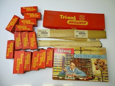 Lot 459 - OO GAUGE MODEL RAILWAYS: A quantity of TRI-ANG...