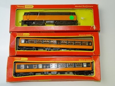 Lot 478 - OO GAUGE MODEL RAILWAYS: A group of TRI-ANG...