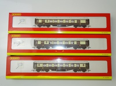 Lot 481 - OO GAUGE MODEL RAILWAYS: A group of HORNBY...