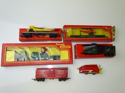 Lot 486 - OO GAUGE MODEL RAILWAYS: A group of TRI-ANG...