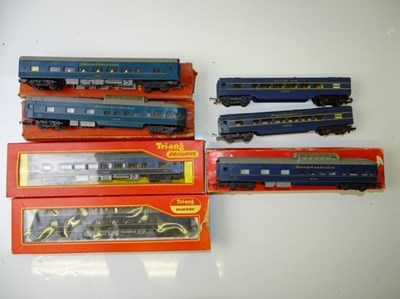 Lot 495 - OO GAUGE MODEL RAILWAYS: A group of TRI-ANG...