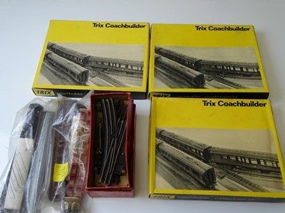 Lot 49 - OO GAUGE MODEL RAILWAYS: A group of TRIX...