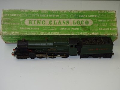 Lot 504 - OO GAUGE MODEL RAILWAYS: A GRAHAM FARISH OO...