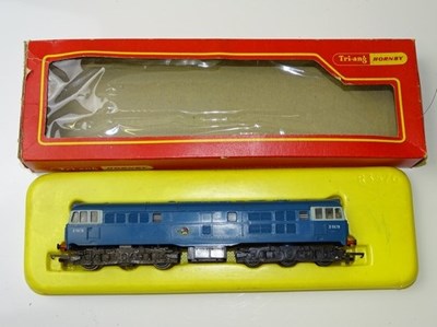 Lot 513 - OO GAUGE MODEL RAILWAYS: A TRI-ANG R357 Class...