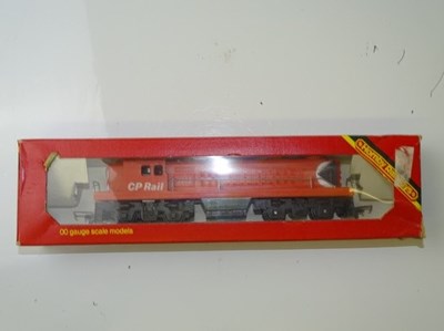 Lot 515 - OO GAUGE MODEL RAILWAYS: A HORNBY R1553 RS2...