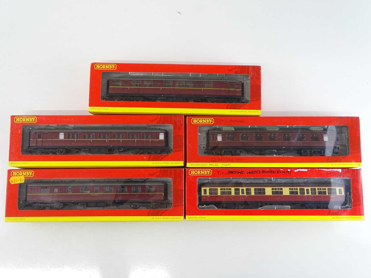 Lot 365 - A mixed group of HORNBY passenger coaches in...