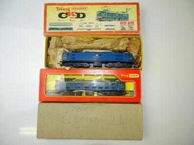 Lot 517 - OO GAUGE MODEL RAILWAYS: A pair of TRI-ANG EM2...