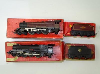 Lot 518 - OO GAUGE MODEL RAILWAYS: A pair of TRI-ANG...