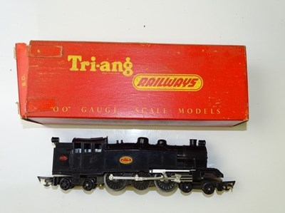 Lot 523 - OO GAUGE MODEL RAILWAYS: A TRI-ANG R56...