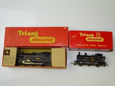 Lot 525 - OO GAUGE MODEL RAILWAYS: A pair of TRI-ANG...