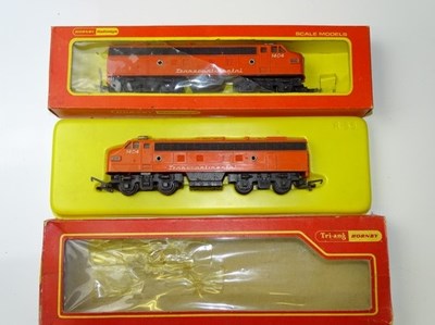 Lot 535 - OO GAUGE MODEL RAILWAYS: A pair of R0550 Class...