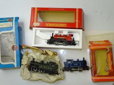 Lot 539 - OO GAUGE MODEL RAILWAYS: A group of small tank...