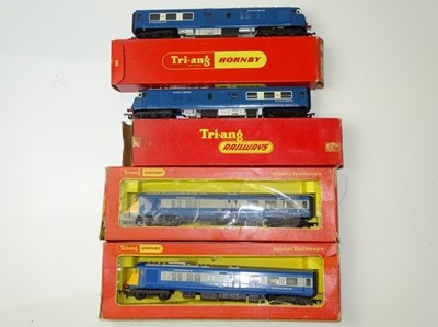 Lot 546 - OO GAUGE MODEL RAILWAYS: Two pairs of TRI-ANG...