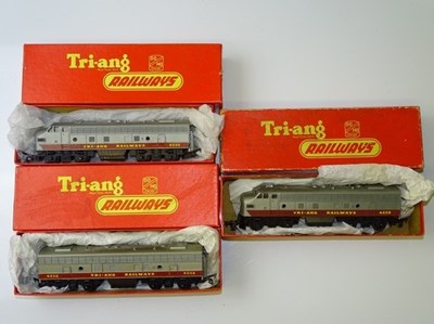 Lot 548 - OO GAUGE MODEL RAILWAYS: A TRI-ANG R55/R56/R57...