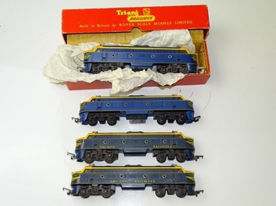 Lot 549 - OO GAUGE MODEL RAILWAYS: A group of TRI-ANG...