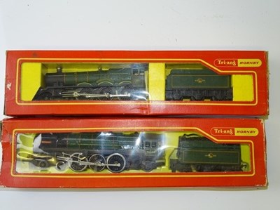 Lot 551 - OO GAUGE MODEL RAILWAYS: A pair of TRI-ANG -...