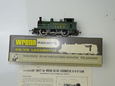 Lot 572 - OO GAUGE MODEL RAILWAYS: A WRENN W2207 R1...