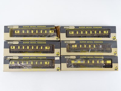 Lot 372 - A group of WRENN Pullman coaches as lotted -...