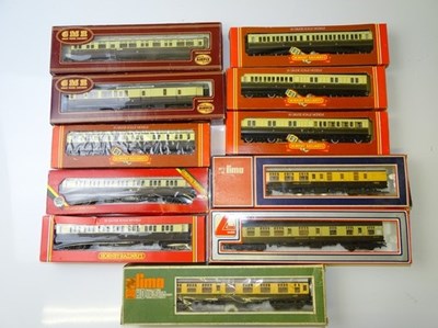 Lot 591 - OO GAUGE MODEL RAILWAYS: A quantity of Great...