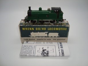 Lot 65 - OO GAUGE MODEL RAILWAYS: A WRENN W2206 R1...