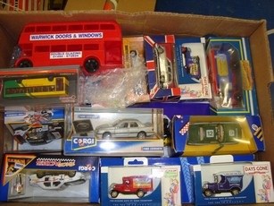 Lot 81 - GENERAL DIECAST: A large crate of mixed modern...