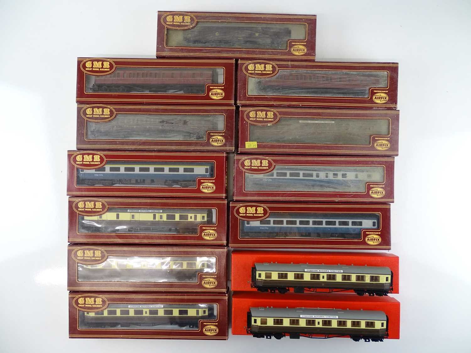 Lot 383 - A group of mixed passenger coaches by AIRFIX...