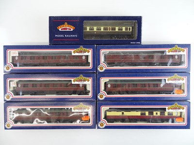 Lot 412 - A mixed group of passenger coaches by BACHMANN...