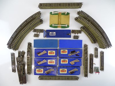 Lot 445 - A quantity of HORNBY DUBLO 3-rail track and...