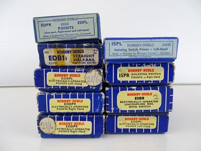 Lot 445 - A quantity of HORNBY DUBLO 3-rail track and...