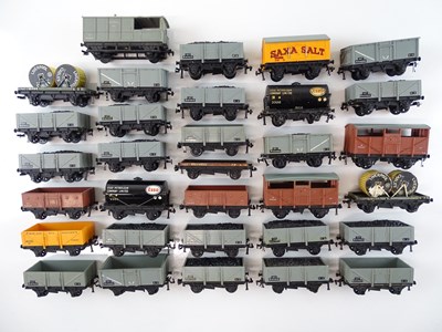 Lot 446 - A group of unboxed HORNBY DUBLO 2-rail wagons -...