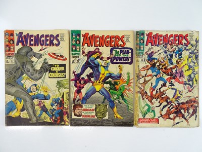 Lot 197 - AVENGERS #37, 42, 44 - (3 in Lot) - (1967 -...