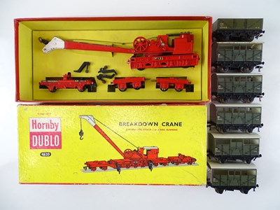 Lot 459 - A HORNBY DUBLO 4620 Breakdown Crane together...