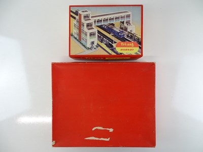 Lot 473 - A pair of TRI-ANG Station Kits comprising R589...