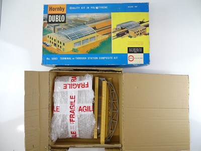 Lot 475 - A pair of HORNBY DUBLO Station Kits comprising...