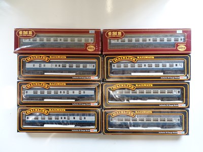 Lot 489 - A group of Mark 1 and Mark 2 coaches by...